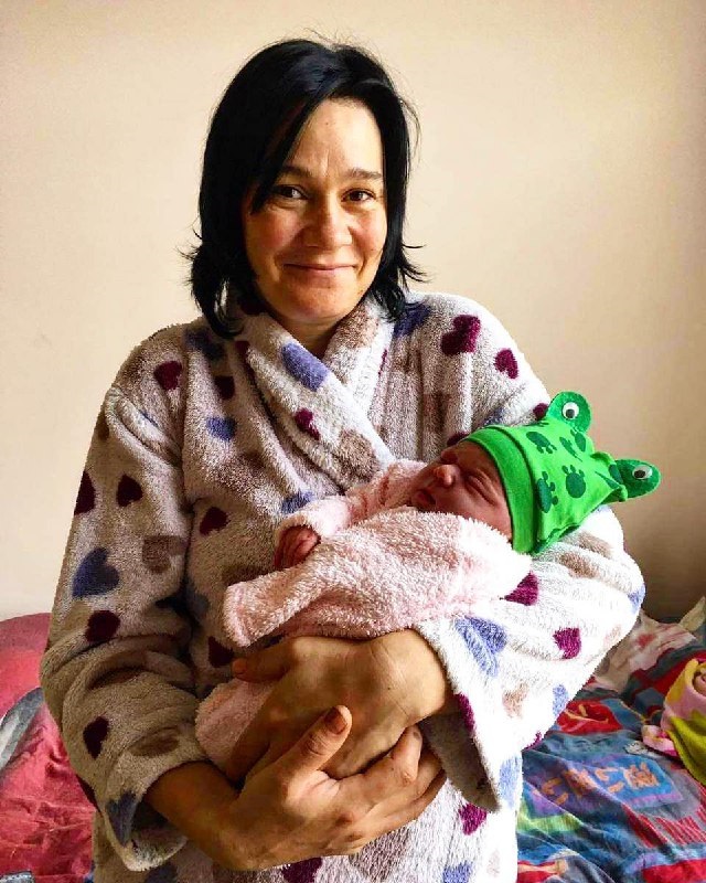 Справжнє новорічне диво: під Миколаєвом жінка народила в швидкій, яку витягала ДСНС